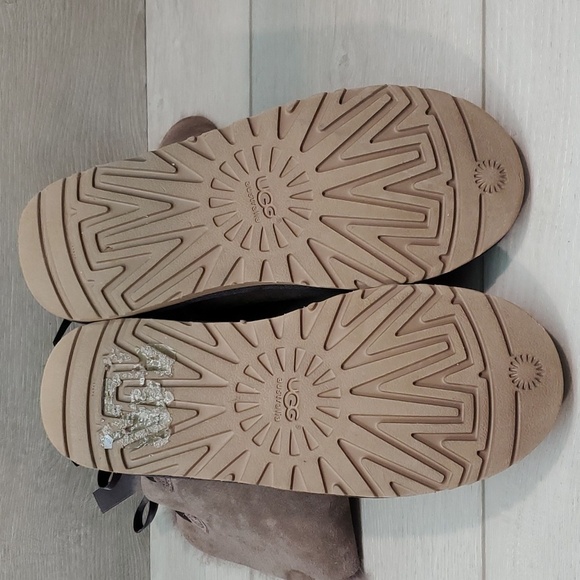 NEW Ugg Australia Bailey Bow II Short Sheepskin Boots shoes sz 6 - Picture 11 of 15